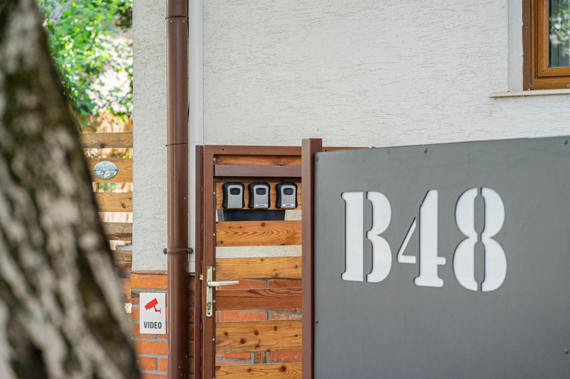 B48 Duplex - A Kerti Haz Villa Törökbálint Buitenkant foto
