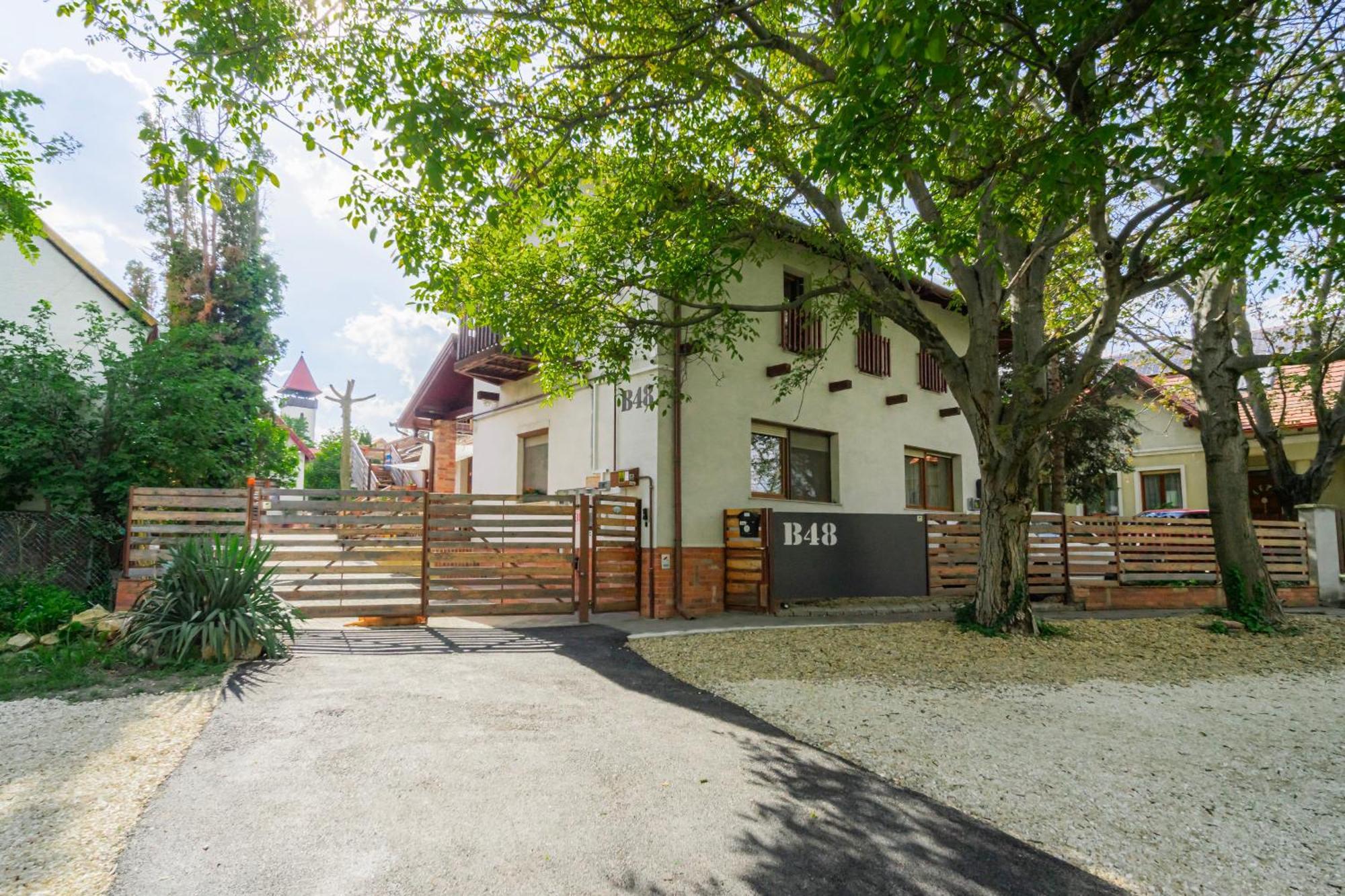 B48 Duplex - A Kerti Haz Villa Törökbálint Buitenkant foto