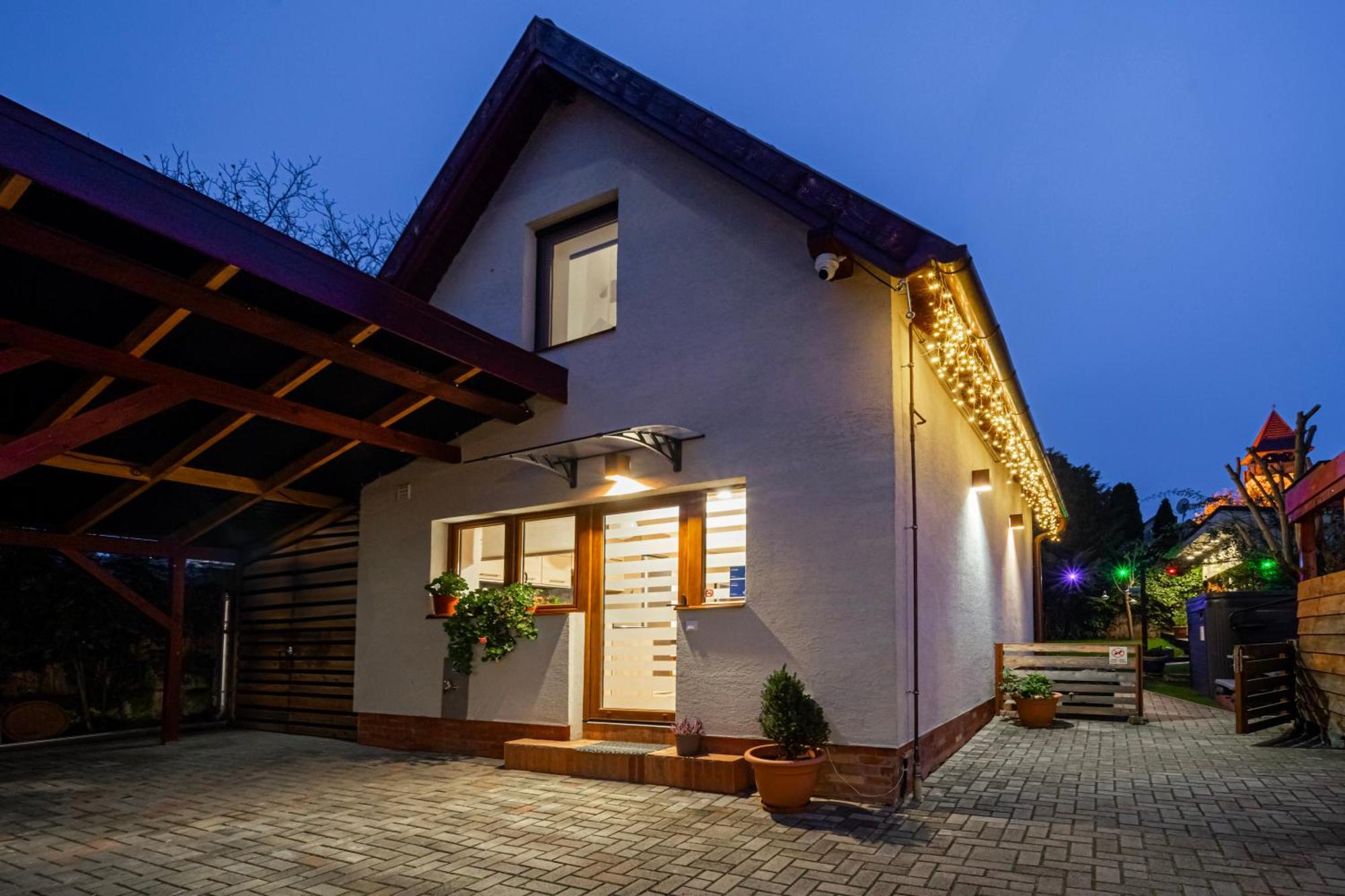 B48 Duplex - A Kerti Haz Villa Törökbálint Buitenkant foto